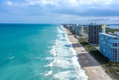 Image de Corner Unit 19th floor Panoramic Ocean to Indian River