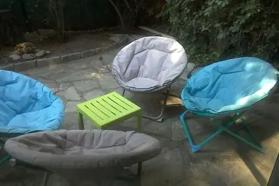 Image de A dix minutes des plages entre Cassis et St Cyr/mer ds copropriété loue studio