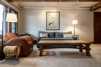 Image de Cozy Quaint Condo steps away from Vail Village  and  Gondola, Hot tub + Sauna access