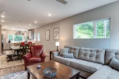 Image de Southside Ave Townhome In Brewery District