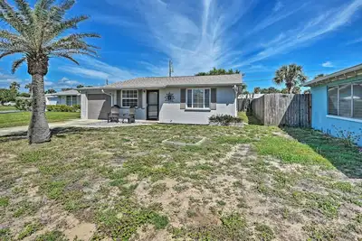 Image de Cozy Ormond Beach Bungalow w/ Yard: Walk to Shore!