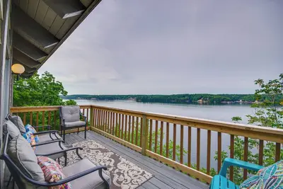 Image de Waterfront Views & Resort Perks: Osage Beach Home