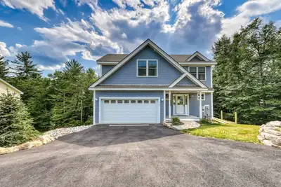 Image de Chic home with game room, fireplace & mountain view - near Story Land & skiing