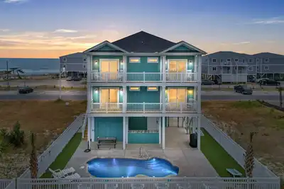 Image de A Wedge Away, close to beach, great views, private heated pool