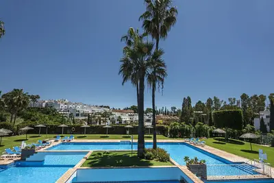 Image de Joli appartement pour 4 personnes avec Wifi, climatisation, piscine, Tv et terrasse