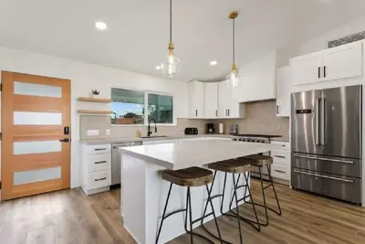 Image de Coastal Paradise One Block from the Beach