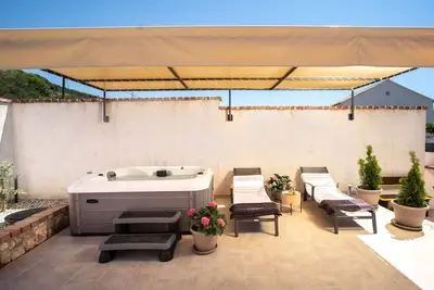 Image de Maison de vacances avec parking Mundanije, Rab (K-18889)