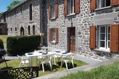 Image de Une ferme rénovée au cœur du Cantal proche de la station de ski du Lioran