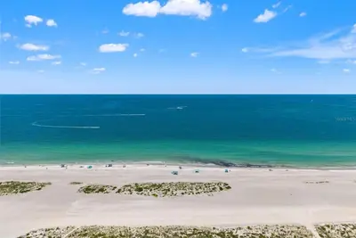 Image de Landmark Towers Ii 1001 Beautiful Beachfront Condo - One Month Minimum