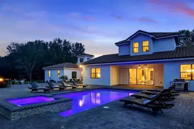 Image de 🌺🌴🌞 Luxury Private Mini Resort With Room For Up To 18 🍹🏖️ 🕶️