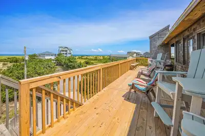 Image de Get a Second Wind in Avon. Semi-Oceanfront Dog Friendly Home w\/ Elevator, Grill
