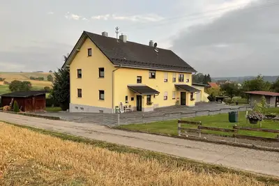 Image de Ferienhaus im GrĂĽnen