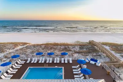 Image de 4 Bed, 4 Bath w/ Private Beach Club Access