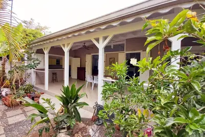 Image de Maison De Ville Avec Piscine A Proximite Plage De Sainte-Anne