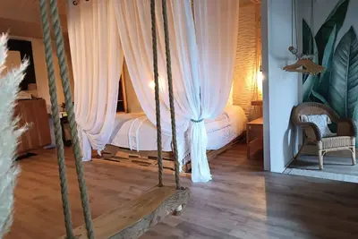 Image de Gîte au cœur du marais breton-vendéen avec jardin, spa privé et prestations bien-être