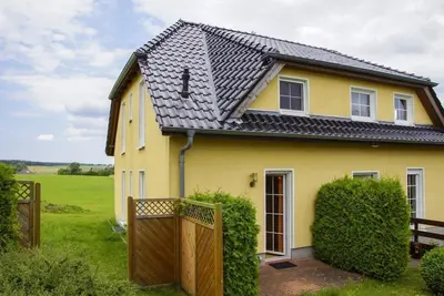 RugApart apartment 6 with terrace on the first floor of house 2 on the Mönchgut peninsula