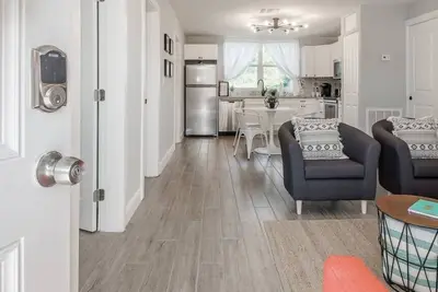 Image de Delightful and Quaint 3br/2ba Ybor Bungalow