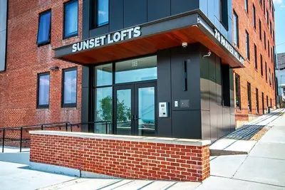 Newly furnished 1 bed, 1 bath. Views of the whole city!