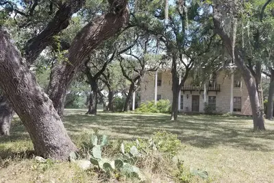 Image de Historic Antebellum Ranch Home in Texas Hill Country