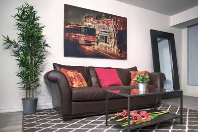 Image de Sanitized Luxurious Condo with Parking