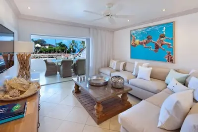Ocean Blue Luxury Apartment - Beachfront - Glitter Bay 203