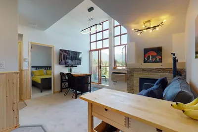 Image de Private penthouse suite with spectacular mountain views in Whistler village