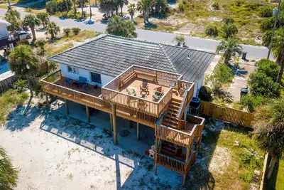 Image de Hot Tub! Game Room! Balconies Views! Steps 2 Beach