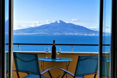 Image de Cozy apartment overlooking Veusvius -  Free parking - Family Friendly