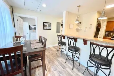 Image de 4 bedrooms & 3 bathrooms | Entire Home For Families 🏠