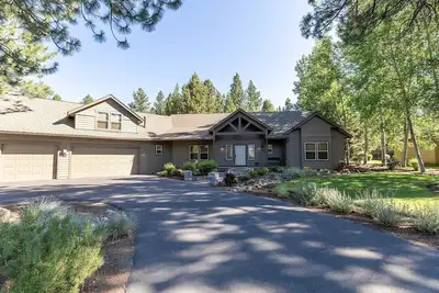 Image de Beautiful Sunriver Home w/ Central Oregon Charm, Great for families, Sharc
