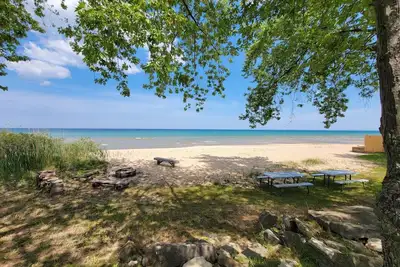 Image de Lakeside Splash - Cozy Cottage on beautiful Lake Huron in Oscoda, Mi