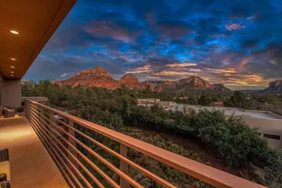 Image de Epic Red Rock Panoramas Featuring Cathedral Rock