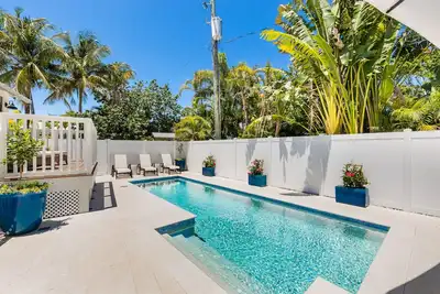 Image de Historic MamaDear House, Boca Grande Island w/private pool, 5min stroll to beach