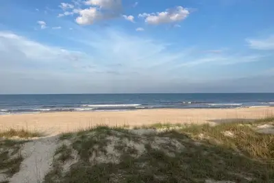 Image de 3 bed/2 bath private oceanfront home with direct beach access on Amelia Island!