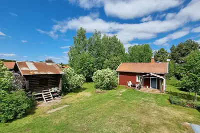 Image de Hel Stuga för 4 i Härlig Bymiljö