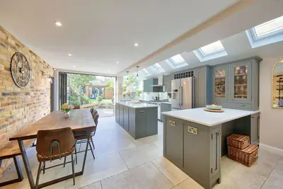 Image de Family 4-Bed House & Secluded Garden - Wimbledon
