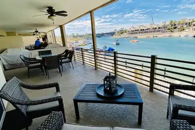 Image de Newly Remodeled - Waterfront 2x2 Condo - Walk to Bridge/Beach/Bars/Restaurants