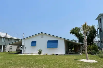 Image de Cozy Atlantic Beach 4 bed\/2 bath cottage