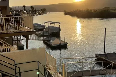 Image de Riverfront Getaway!