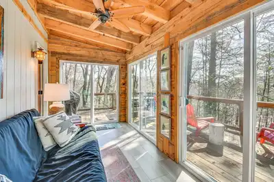 Image de Classy Clayton Home w\/ Views < 1 Mi to Downtown!