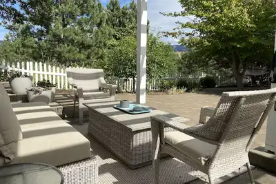 Image de Private lower level entire unit. Sleeps 6