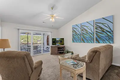 Image de Lighthouse Landing 5-403 - Waterfront Condo with Screened Deck!