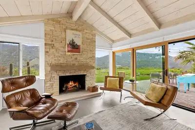 Image de 3826 Hacienda on the Hill - Private, Great Views