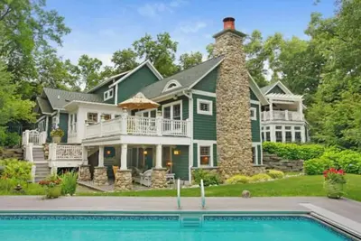 Image de Family Estate/heated pool/hot tub/workout room/short walk to playground & beach
