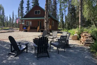 Image de New Cabin and 150' of Private Kenai Riverfront fishing.