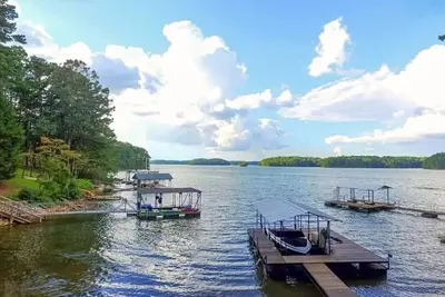 Image de Unbeatable lake location - best marina and unique sandy shore with dock