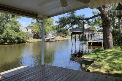 Image de Gulf Breeze Canal Bungalow