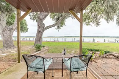 Image de Charming Coastal Casa on Beaufort's Battery Creek