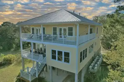 Image de 6 Bedroom house on 2. 5 acres with Panoramic Marsh Views! Golden Isles