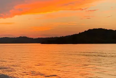 Image de Gorgeous cabin on the  Lake front, Mammoth Cave